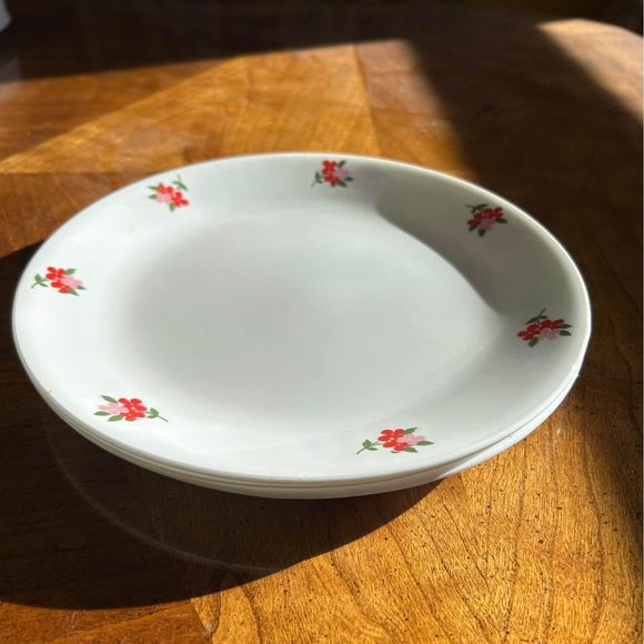 Vintage Corelle Red Floral Dinner Plates Set of 3 - Picture 3 of 4
